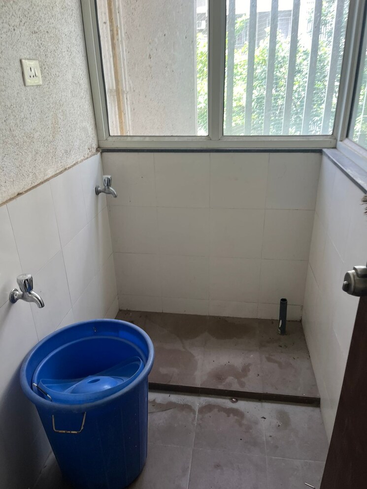 Bathroom, tirupati-vasantam 2 Bedroom 890 Sq.Ft. Apartment In Dhanori Pune 7425555