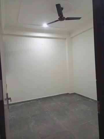 Room in 1 BHK Builder Floor at Sector 73 – for Sale