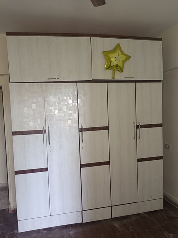 Furnished Amenities in 1.5 BHK Apartment at Mantri Park, Goregaon East – for Sale
