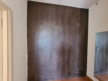 Furnished Amenities in 3 BHK Apartment at Central Park II-Bellevue, Sector 48 – for Sale