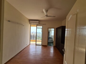 Room in 3 BHK Apartment at Central Park II-Bellevue, Sector 48 – for Sale