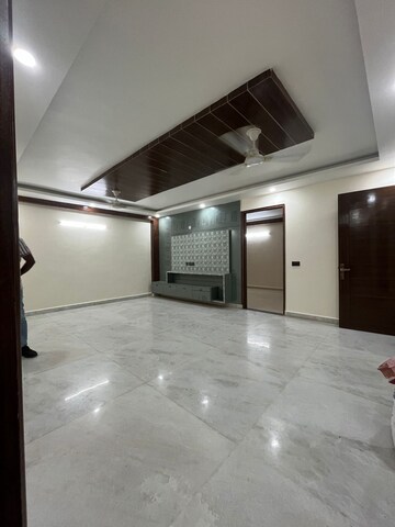 Room in 3 BHK Builder Floor at Chattarpur – for Sale