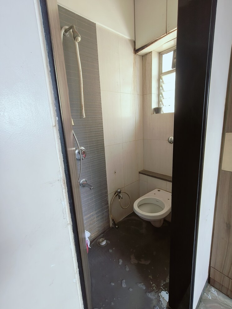Bathroom, bhairav-darshan 1 Bedroom 500 Sq.Ft. Apartment In Parel Mumbai 7426081