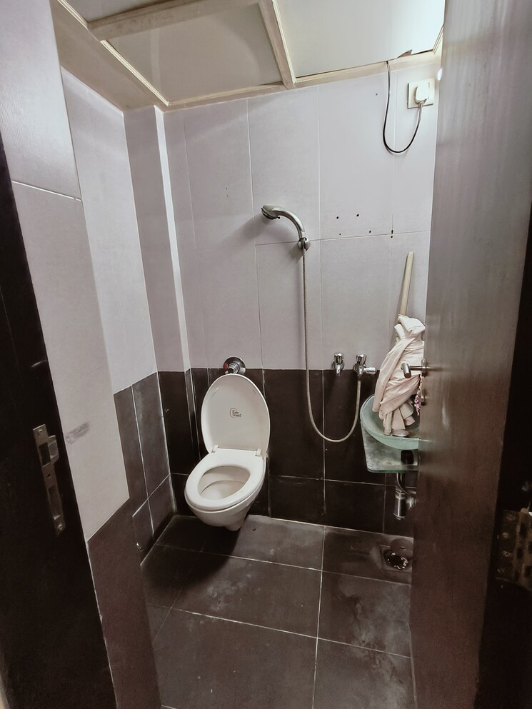 Bathroom, butterfly-chs 1 Bedroom 550 Sq.Ft. Apartment In Dadar West Mumbai 7426191