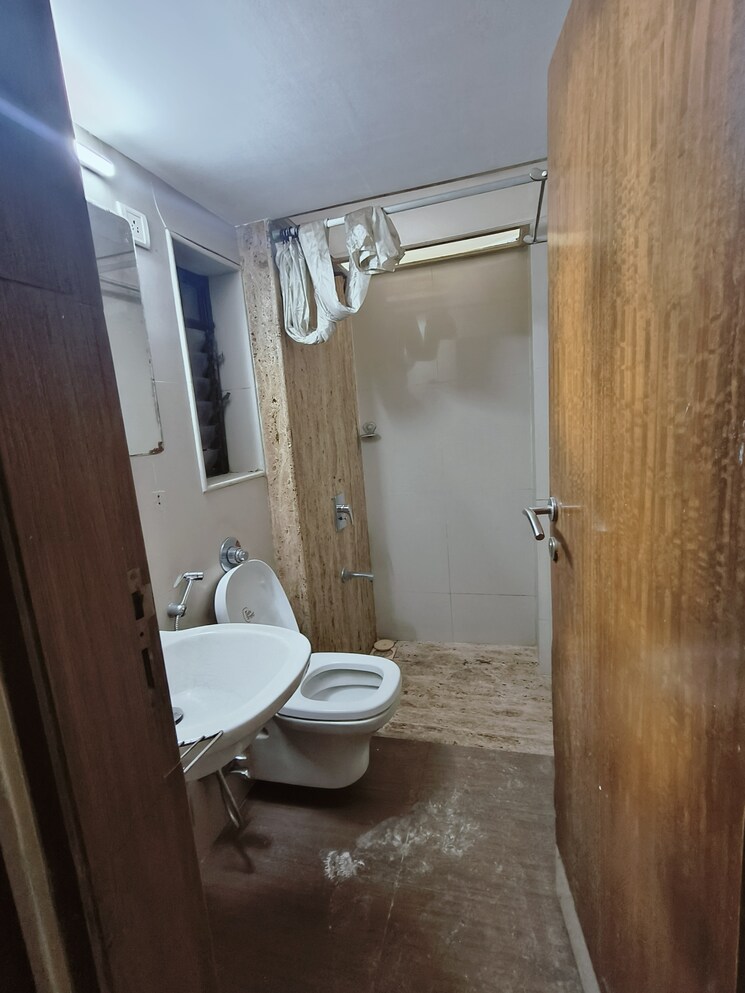 Bathroom, butterfly-chs 1 Bedroom 550 Sq.Ft. Apartment In Dadar West Mumbai 7426191