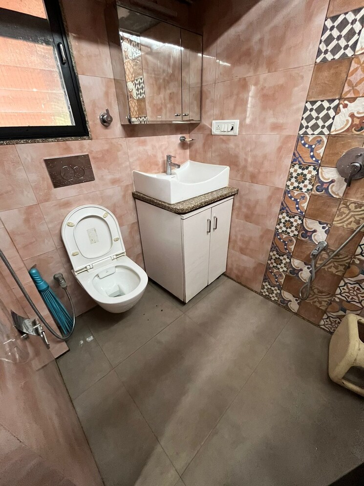 Bathroom, nirman-palace 2 Bedroom 880 Sq.Ft. Apartment In Jogeshwari East Mumbai 7426247