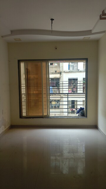 Room in 1 BHK Apartment at Om Sai Heights Phase II, Nalasopara West – for Sale