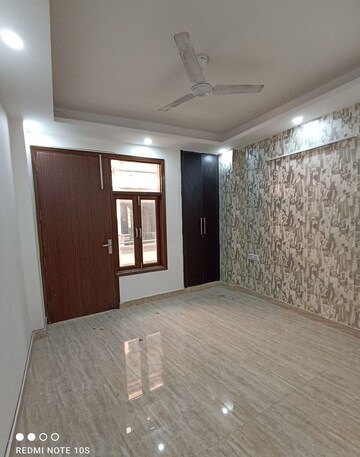 Room in 3 BHK Builder Floor at Chattarpur – for Sale