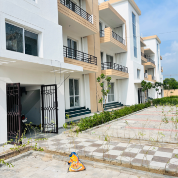 3 BHK Builder Floor – Exterior View View at BPTP Parklands, Sector 76 - for Sale