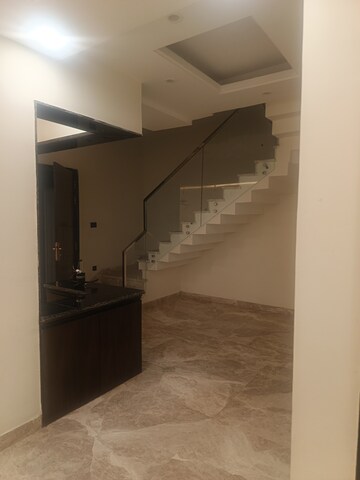 Kitchen in 6+ BHK Independent House at Sector 40 – for Sale