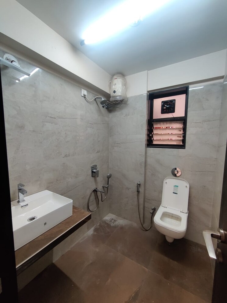 Bathroom, moss-aadhira-chs 1 Bedroom 434 Sq.Ft. Apartment In Vile Parle East Mumbai 7427216
