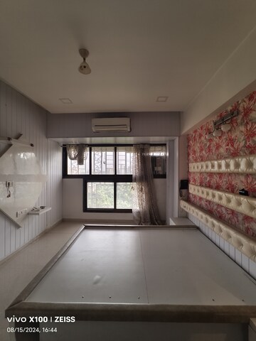 Room in 4 BHK Apartment at Cosmos Jewels, Ghodbunder Road – for Sale