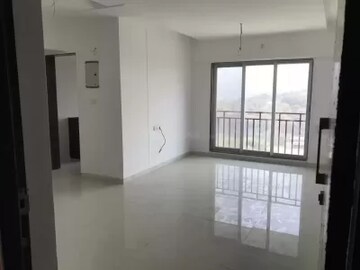 Room in 2 BHK Apartment at Lodha Fiorenza, Goregaon East – for Sale