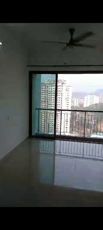 Room in 1.5 BHK Apartment at Man Opus, Mira Road – for Sale