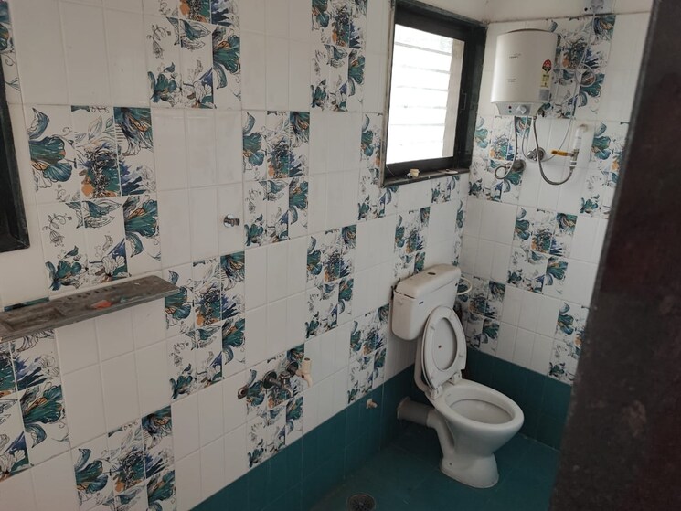 Bathroom, trimurti-chs 1 Bedroom 590 Sq.Ft. Apartment In Kothrud Pune 7428224