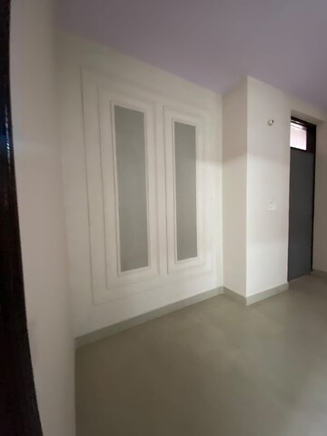 Room in 2 BHK Builder Floor at Jai Laxmi Apartments, Sector 73 – for Sale