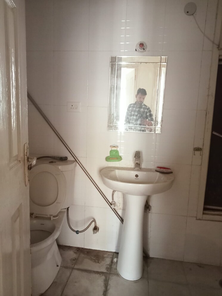 Bathroom, supertech-cape-town 3 Bedroom 1505 Sq.Ft. Apartment In Sector 74 Noida 7429461