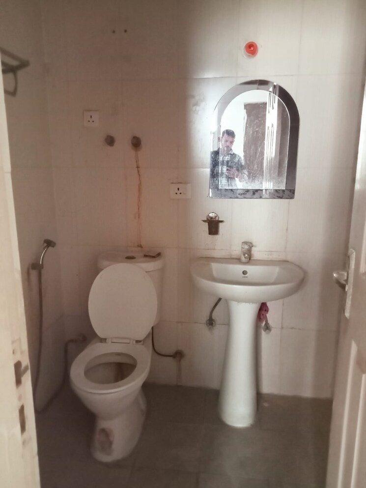 Bathroom, supertech-cape-town 3 Bedroom 1505 Sq.Ft. Apartment In Sector 74 Noida 7429461