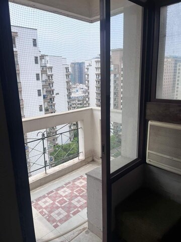 Kitchen in 4 BHK Apartment at Vipul Greens, Sector 48 – for Sale