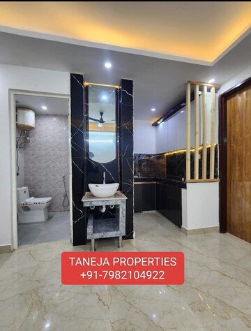 Living Room in 2.5 BHK Builder Floor at Shastri Nagar – for Rent