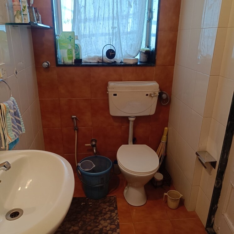 Bathroom, gitanjali-apartmnet 2 Bedroom 1350 Sq.Ft. Apartment In Colaba Mumbai 7429616