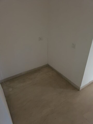 Room in 3 BHK Apartment at Bestech Park View Spa Next, Sector 67 – for Sale