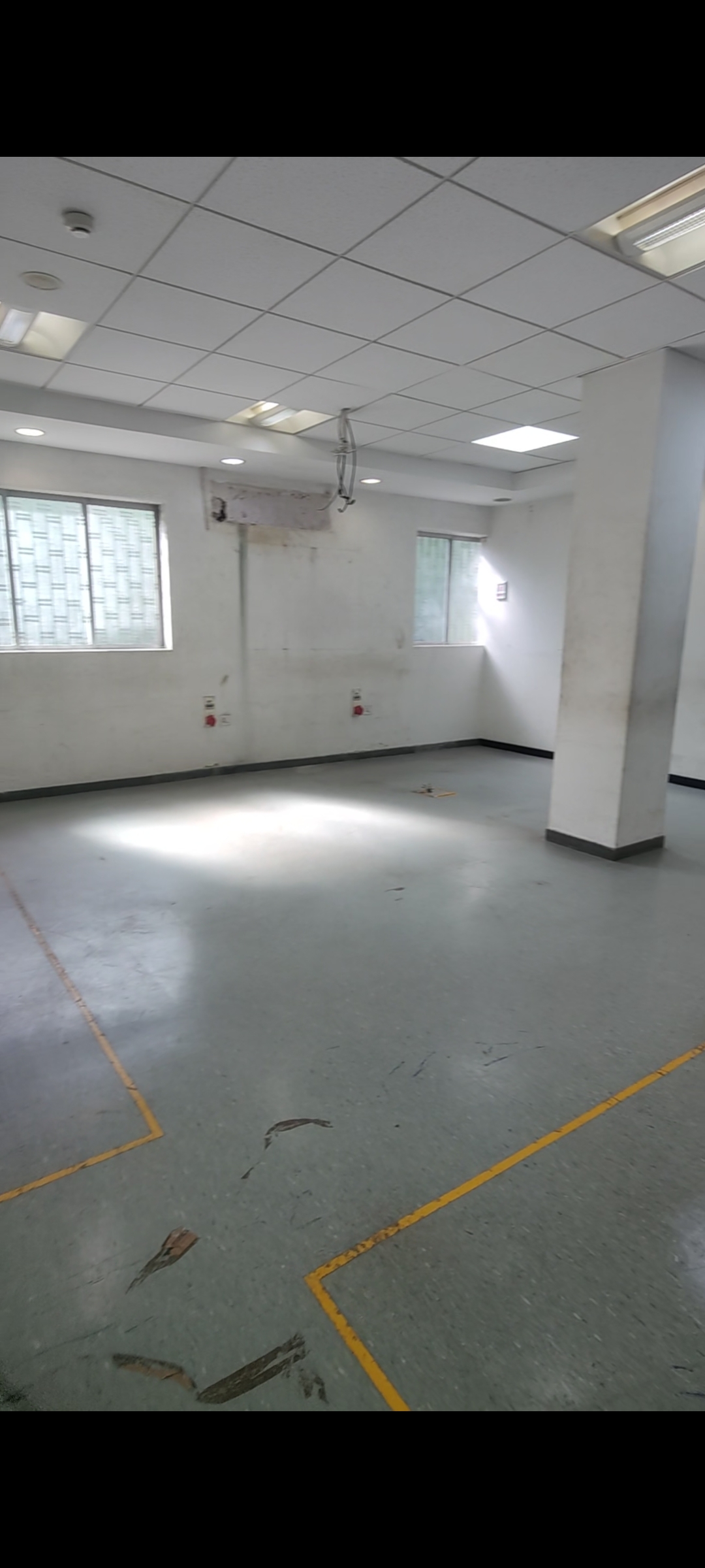 Commercial Office Space 2600 Sq.Ft. For Rent in Malad West Mumbai  7429647