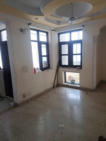 Room in 4 BHK Apartment at Pioneer Park Phase 1, Sector 61 – for Sale