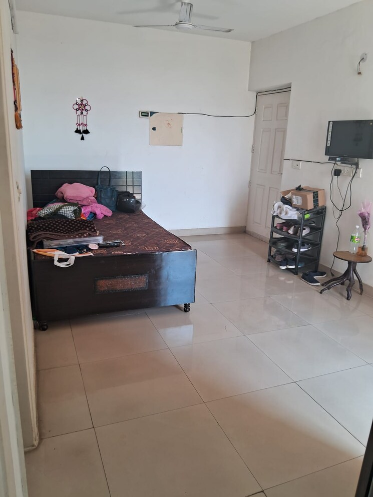 Living Room, bptp-parkland 3 Bedroom 180 Sq.Yd. Builder Floor In Sector 75 Faridabad 7429836