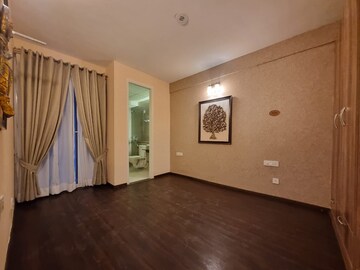 Room in 3 BHK Apartment at Sushma Joynest ZRK, Ghazipur – for Sale