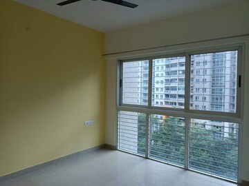 Room in 4 BHK Apartment at Amanora Aspire Towerss, Hadapsar – for Sale