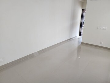 Room in 3 BHK Apartment at VVIP Addresses, Raj Nagar Extension – for Rent