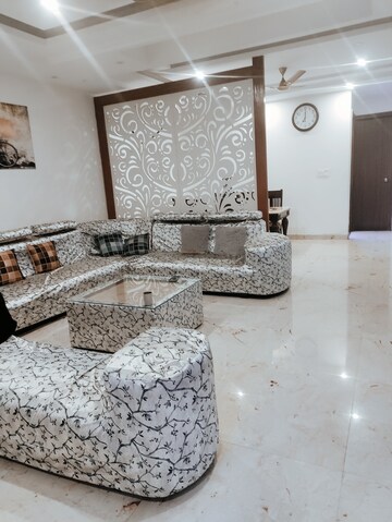 Living Room in 4 BHK Builder Floor at Sector 85 – for Sale
