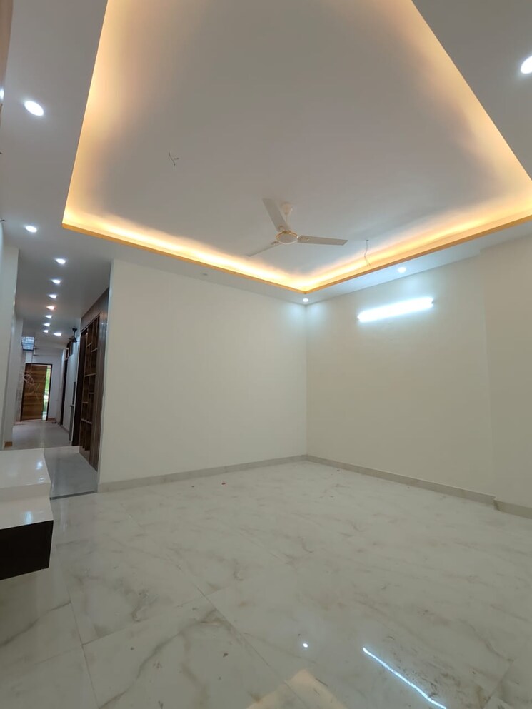 Room, malviya nagar 3 Bedroom 125 Sq.Yd. Builder Floor In Malviya Nagar Delhi 7430455
