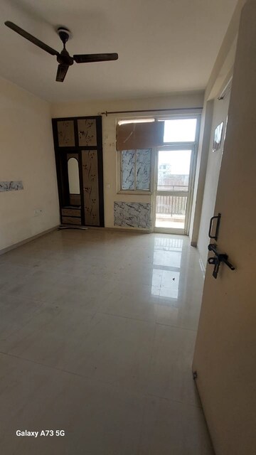 Room in 2.5 BHK Apartment at RAS Palm Residency, Sector 76 – for Sale