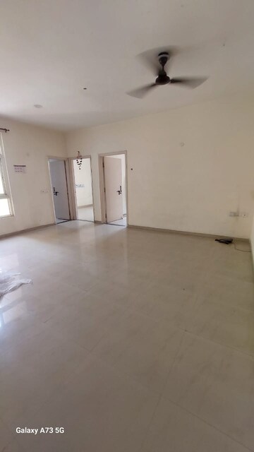 Room in 2.5 BHK Apartment at RAS Palm Residency, Sector 76 – for Sale