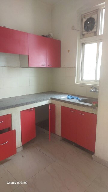 Kitchen in 2.5 BHK Apartment at RAS Palm Residency, Sector 76 – for Sale