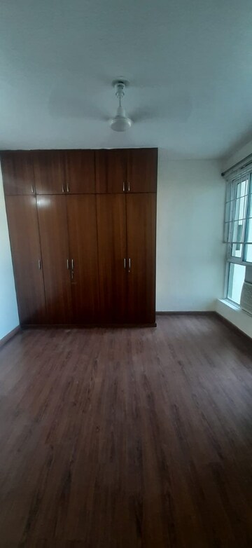 Room in 3.5 BHK Apartment at Pioneer Park Presidia, Sector 62 – for Sale