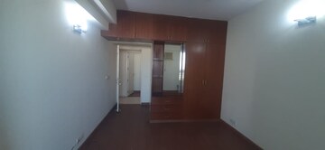 Room in 3.5 BHK Apartment at Pioneer Park Presidia, Sector 62 – for Sale