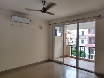 Room in 4 BHK Apartment at Emaar Emerald Floors Premier, Sector 65 – for Sale