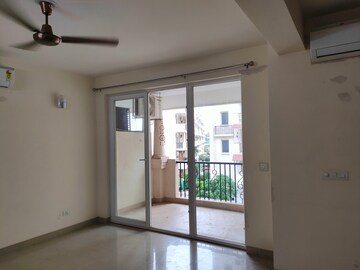 Room in 4 BHK Apartment at Emaar Emerald Floors Premier, Sector 65 – for Sale