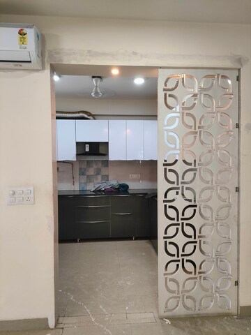 Furnished Amenities in 4 BHK Apartment at Emaar Emerald Floors Premier, Sector 65 – for Sale