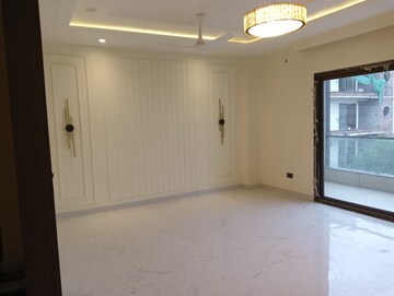 Room in 3 BHK Builder Floor at Birla Navya, Sector 63a – for Sale