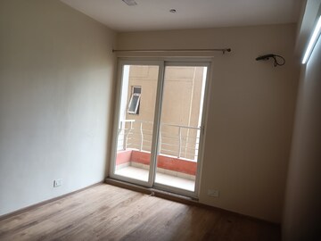 Room in 3 BHK Apartment at The 3C Lotus Panache, Sector 110 – for Rent