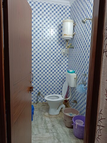 Bathroom in 1 RK Builder Floor at Lajpat Nagar – for Rent