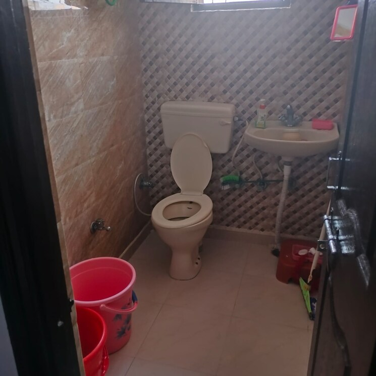 Bathroom, anand-garden-rajendra-park 2 Bedroom 750 Sq.Ft. Builder Floor In Rajendra Park Gurgaon 7431645