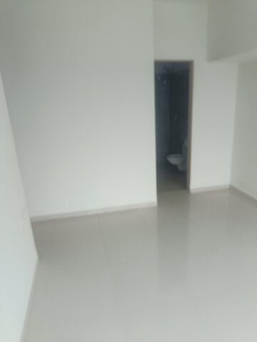 Room in 2 BHK Apartment at L&T Seawoods Residences Phase 2, Seawoods – for Rent