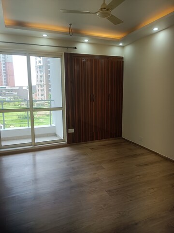Room in 4 BHK Apartment at 3C Lotus Panache, Sector 110 – for Rent