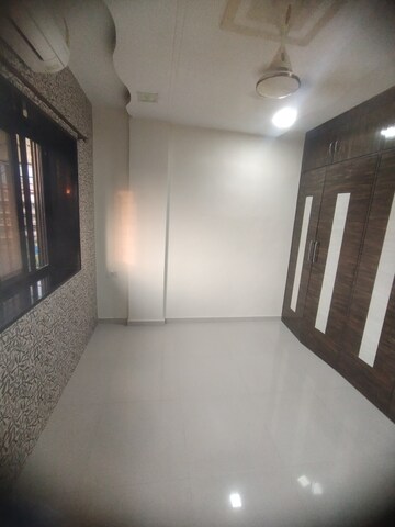 Room in 1 BHK Apartment at Dahisar East – for Sale