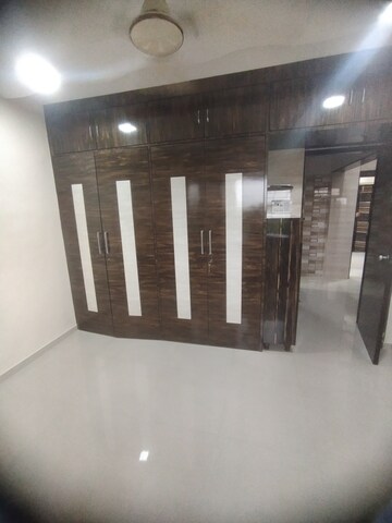 Room in 1 BHK Apartment at Dahisar East – for Sale